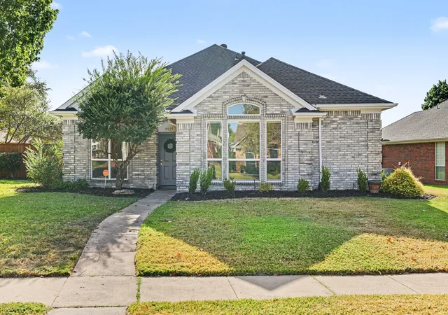 Photo 1 of Single family home for sale at 9925 Bordeaux Ave, Frisco, TX 75035 | MLS# 21387387 | Listing updated on 2026-10-06
