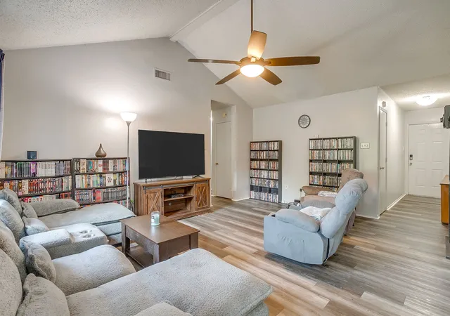 Photo 2 of Single family home for sale at 1225 Sandstone Dr, Cleburne, TX 76033 | MLS# 21389758 | Listing updated on 2026-10-06