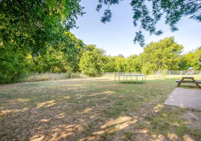 Photo 3 of Single family home for sale at 1225 Sandstone Dr, Cleburne, TX 76033 | MLS# 21389758 | Listing updated on 2026-10-06