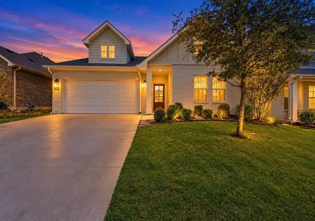 Photo 1 of Single family home for sale at 9812 Chaparral Pass, Fort Worth, TX 76126 | MLS# 21389653 | Listing updated on 2026-10-05