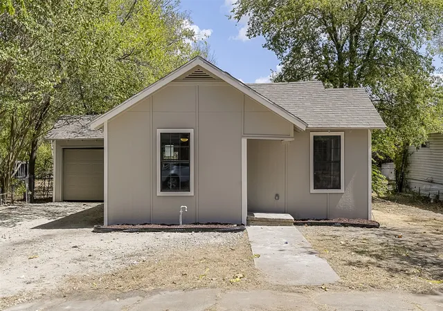 Photo 1 of Single family home for sale at 1108 N Catherine St, Terrell, TX 75160 | MLS# 21389617 | Listing updated on 2026-09-19