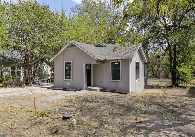 Photo 3 of Single family home for sale at 1108 N Catherine St, Terrell, TX 75160 | MLS# 21389617 | Listing updated on 2026-09-19