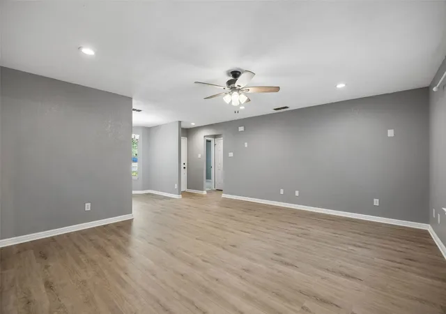 Photo 4 of Sale Pending at 1301 Clearfield Dr, Cleburne, TX 76033 | MLS# 21387415 | Listing updated on 2026-10-05