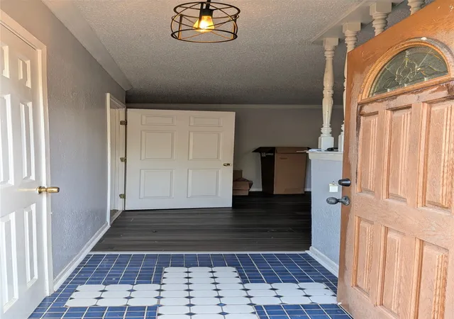 Photo 2 of Single family home for sale at 102 S Patricia St, Lacy Lakeview, TX 76705 | MLS# 21388971 | Listing updated on 2026-09-21