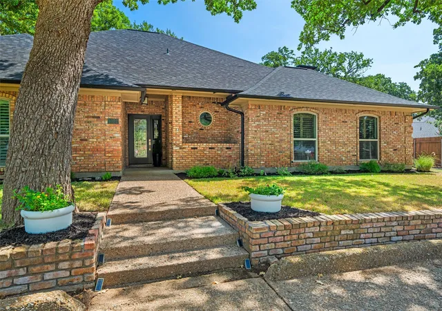 Photo 1 of Single family home for sale at 1022 Chasemore Dr, Mansfield, TX 76063 | MLS# 21375089 | Listing updated on 2026-10-06