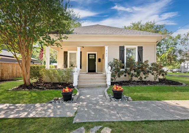 Photo 2 of Single family home for sale at 707 Tucker St, Mc Kinney, TX 75069 | MLS# 21389544 | Listing updated on 2026-10-05