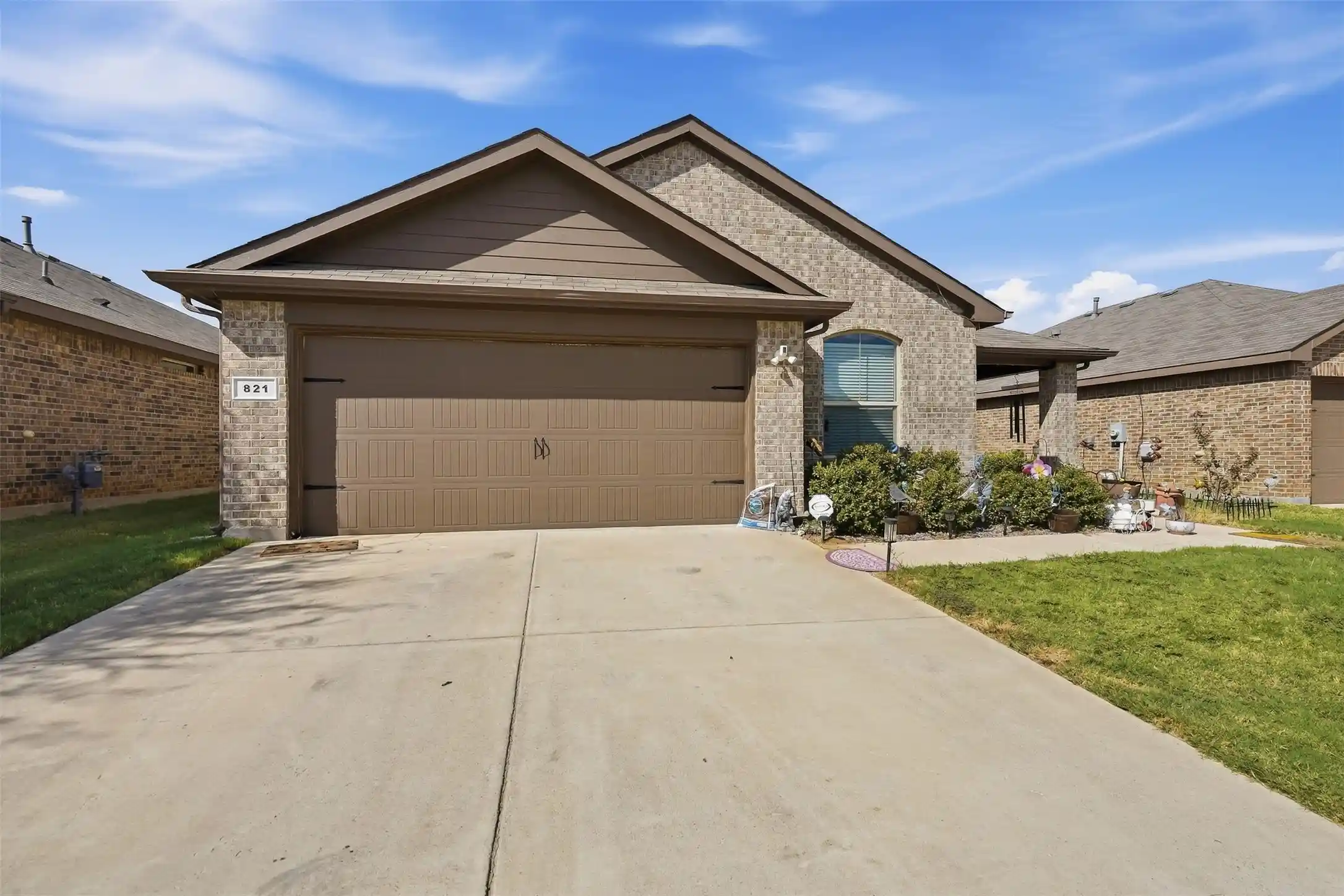 Photo 1 of Single family home for sale at 821 Rutherford Dr, Crowley, TX 76036 | MLS# 21385942 | Listing updated on 2026-10-19