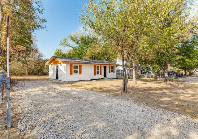 Photo 1 of Single family home for sale at 5217 Landino St, Fort Worth, TX 76114 | MLS# 21389585 | Listing updated on 2026-10-08