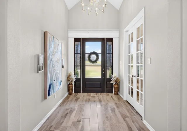 Photo 3 of Sale Pending at 133 Helton Dr, Granbury, TX 76049 | MLS# 21389125 | Listing updated on 2026-10-06