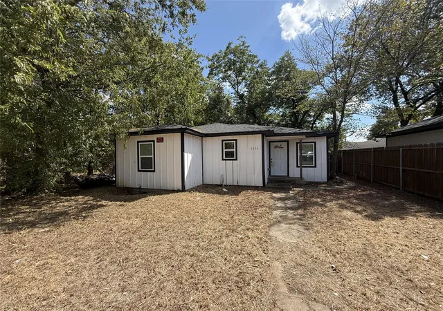 Photo 2 of Single family home for sale at 4804 Baldwin St, Dallas, TX 75210 | MLS# 21389354 | Listing updated on 2026-09-18