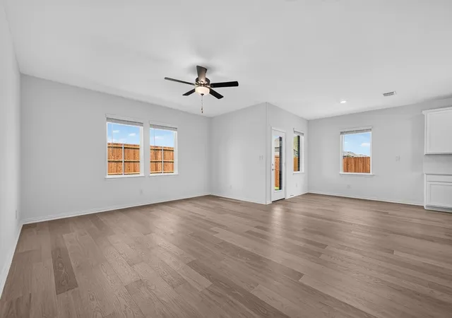 Photo 3 of Single family home for sale at 2636 Glacier Rd, Anna, TX 75409 | MLS# 21343968 | Listing updated on 2026-10-08