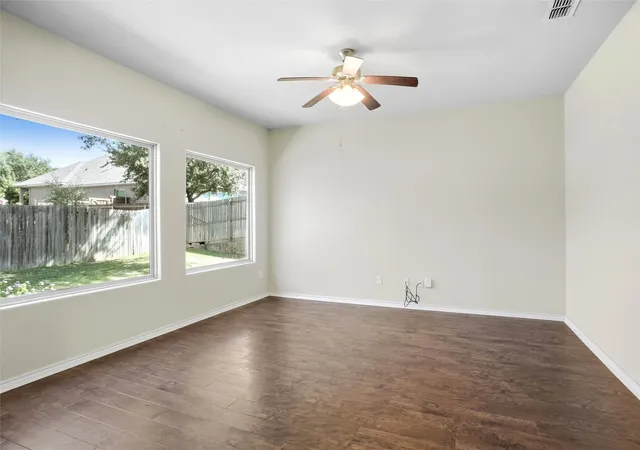 Photo 2 of Single family home for sale at 1221 Glenwood Dr, Azle, TX 76020 | MLS# 21389820 | Listing updated on 2026-10-09