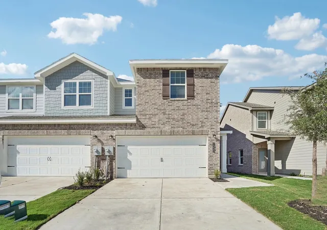 Photo 1 of Townhouse for sale at 940 Penrose Dr, Cedar Hill, TX 75104 | MLS# 21389862 | Listing updated on 2026-10-05