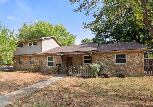 Photo 2 of Single family home for sale at 144 Jill Ann Dr, Burleson, TX 76028 | MLS# 21389868 | Listing updated on 2026-10-07