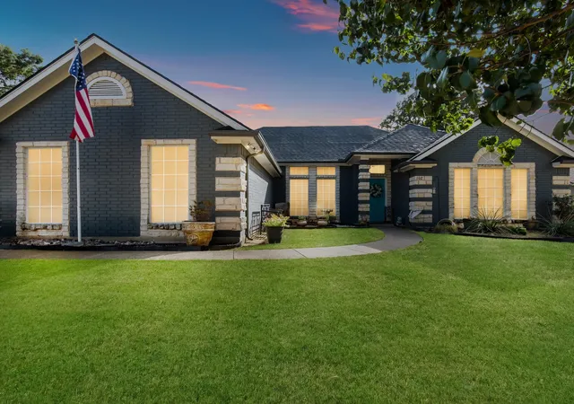 Photo 1 of Single family home for sale at 102 Oakwood Pl, Joshua, TX 76058 | MLS# 21389750 | Listing updated on 2026-10-06