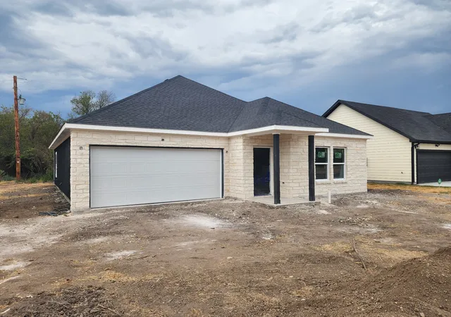 Photo 1 of Single family home for sale at 2516 Sheraton Dr, Fort Worth, TX 76105 | MLS# 21384398 | Listing updated on 2026-09-18
