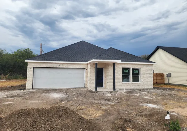 Photo 2 of Single family home for sale at 2516 Sheraton Dr, Fort Worth, TX 76105 | MLS# 21384398 | Listing updated on 2026-09-18
