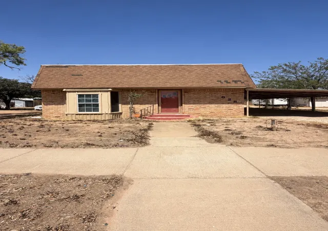 Photo 1 of Single family home for sale at 628 W Lake Dr, Hamlin, TX 79520 | MLS# 21373790 | Listing updated on 2026-09-18