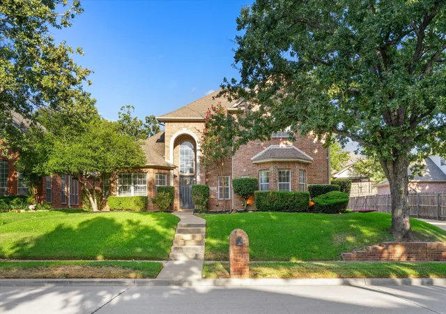 Photo 2 of Single family home for sale at 8212 Hallmark Dr, North Richland Hills, TX 76182 | MLS# 21387414 | Listing updated on 2026-10-07