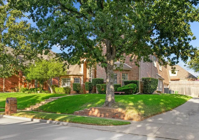 Photo 3 of Single family home for sale at 8212 Hallmark Dr, North Richland Hills, TX 76182 | MLS# 21387414 | Listing updated on 2026-10-07