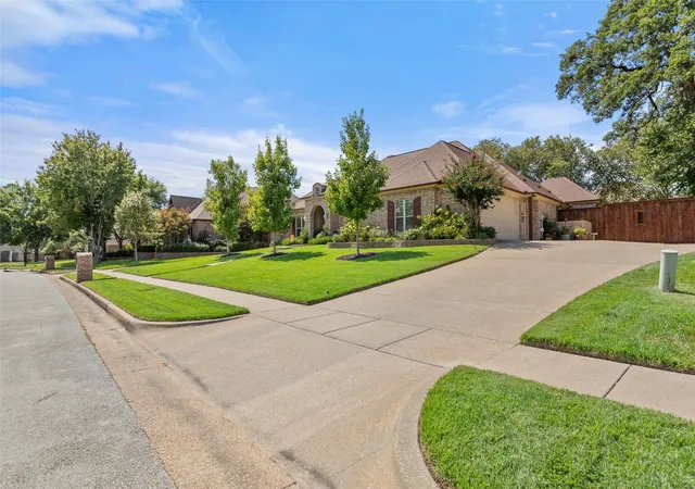 Photo 3 of Sale Pending at 6559 Wheaton Ct, Tyler, TX 75703 | MLS# 21389963 | Listing updated on 2026-10-09