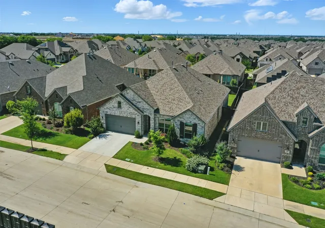 Photo 1 of Single family home for sale at 9409 Excursion Dr, Little Elm, TX 75068 | MLS# 21389959 | Listing updated on 2026-10-08