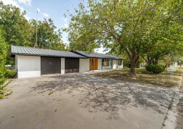 Single family home for sale at 107 N Ave P, Clifton, TX 76634 | MLS# 21389754