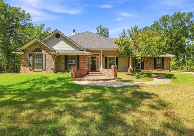 Photo 1 of Single family home for sale at 8149 Southowns Dr, Shreveport, LA 71107 | MLS# 21384014 | Listing updated on 2026-09-18