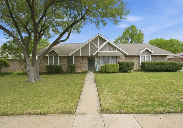 Photo 1 of Single family home for sale at 6521 Riviera Dr, North Richland Hills, TX 76180 | MLS# 21388811 | Listing updated on 2026-10-09