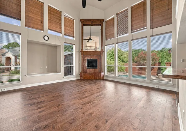 Photo 3 of Single family home for sale at 522 Basswood Trl, Garland, TX 75040 | MLS# 21389564 | Listing updated on 2026-09-26