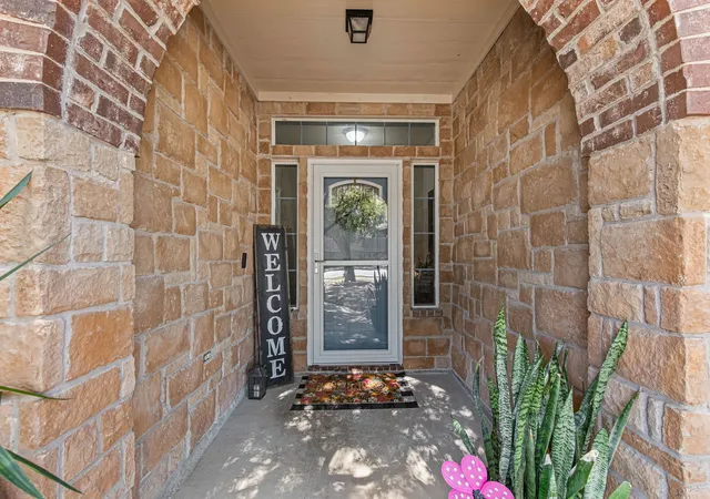 Photo 3 of Townhouse for sale at 370 Greathouse Village, Decatur, TX 76234 | MLS# 21388479 | Listing updated on 2026-09-28