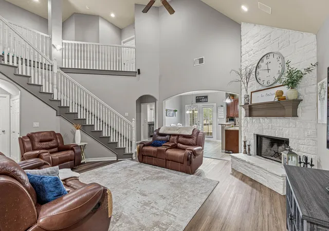 Photo 4 of Townhouse for sale at 370 Greathouse Village, Decatur, TX 76234 | MLS# 21388479 | Listing updated on 2026-09-28
