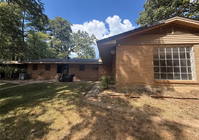 Photo 2 of Single family home for sale at 3249 Junior Pl, Shreveport, LA 71109 | MLS# 21389992 | Listing updated on 2026-09-23