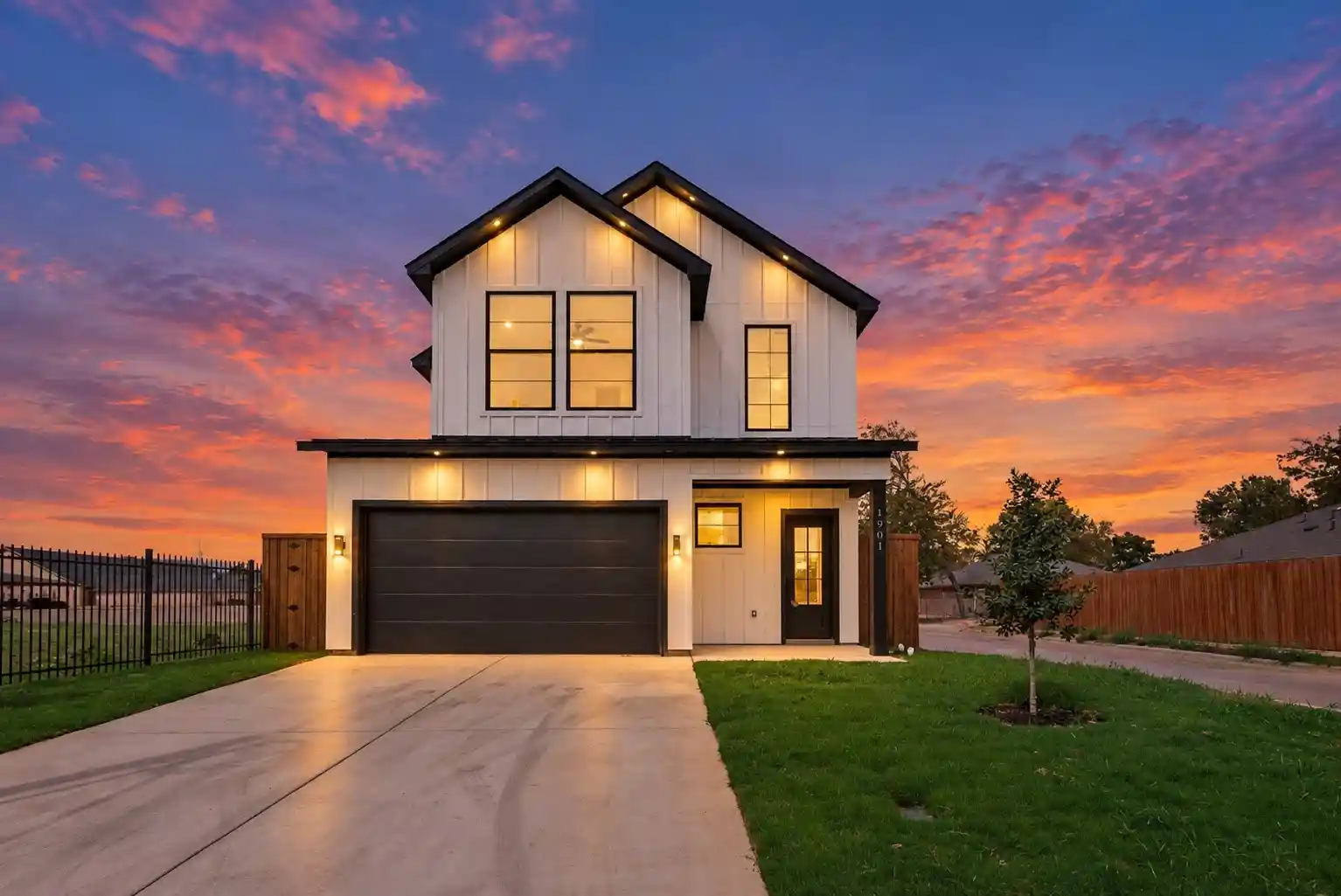 Photo 1 of Single family home for sale at 1901 Morris St, Dallas, TX 75212 | MLS# 21383613 | Listing updated on 2026-10-13