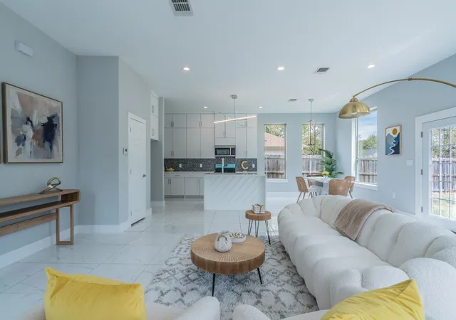 Photo 3 of Single family home for sale at 3610 Vilbig Rd, Dallas, TX 75212 | MLS# 21386918 | Listing updated on 2026-09-18