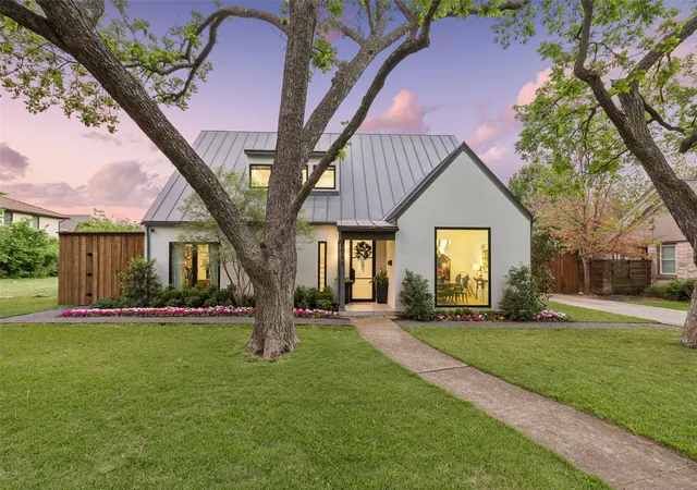 Single family home for sale at 6242 Prospect Ave, Dallas, TX 75214 | MLS# 21387629