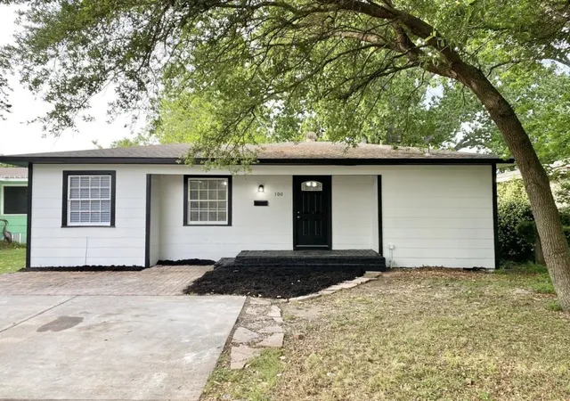 Photo 1 of Single family home for sale at 100 17th Avenue N, Texas City, TX 77590 | MLS# 21390036 | Listing updated on 2026-09-29