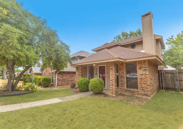 Single family home for sale at 734 Red Oak Dr, Lewisville, TX 75067 | MLS# 21390045 | Listing updated on 2026-10-06