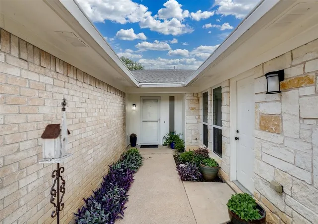 Photo 1 of Single family home for sale at 4101 Chipwood Ct, Arlington, TX 76017 | MLS# 21381434 | Listing updated on 2026-10-09
