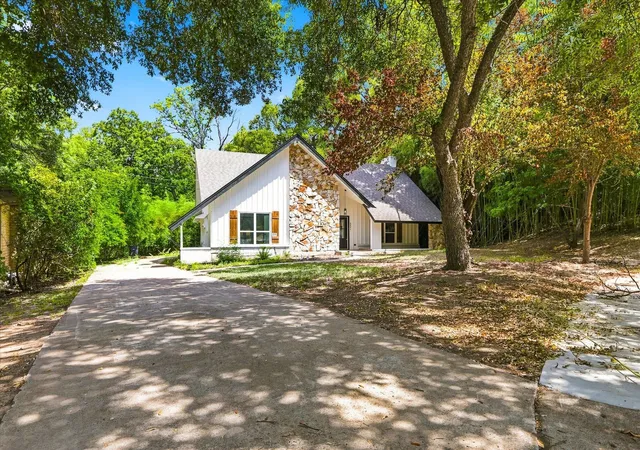 Photo 2 of Single family home for sale at 2631 Deep Hl Cir, Dallas, TX 75233 | MLS# 21390068 | Listing updated on 2026-10-05