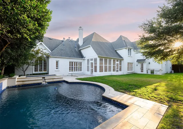 Photo 3 of Mansion for sale at 6419 Lakehurst Ave, Dallas, TX 75230 | MLS# 21389927 | Listing updated on 2026-09-30