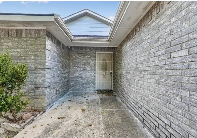 Photo 3 of Single family home for sale at 2918 Michigan Ave, Dallas, TX 75216 | MLS# 21390118 | Listing updated on 2026-09-24