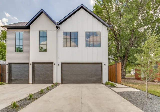 Photo 1 of Multi family home for sale at 911 913 Muncie Ave, Dallas, TX 75212 | MLS# 21390122 | Listing updated on 2026-09-18