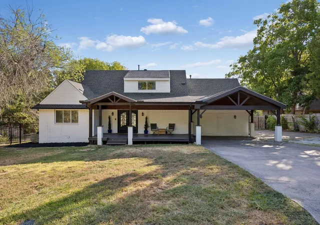 Photo 1 of Single family home for sale at 9 Key Dr, Rockwall, TX 75032 | MLS# 21385252 | Listing updated on 2026-10-07