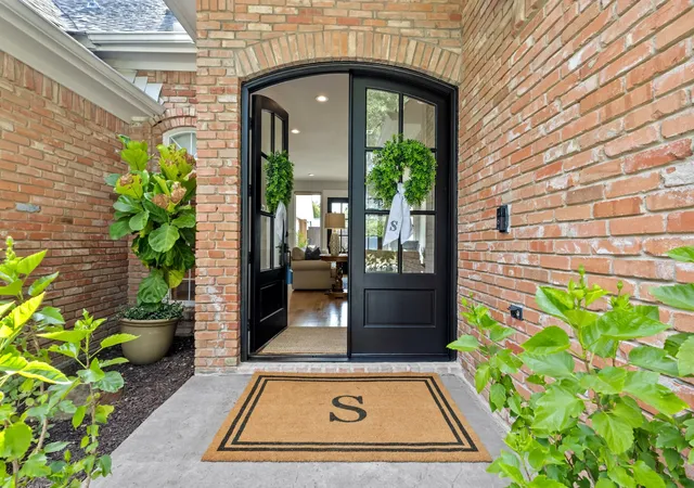 Photo 3 of Single family home for sale at 1801 Triple Crown Ln, Plano, TX 75093 | MLS# 21373476 | Listing updated on 2026-10-07