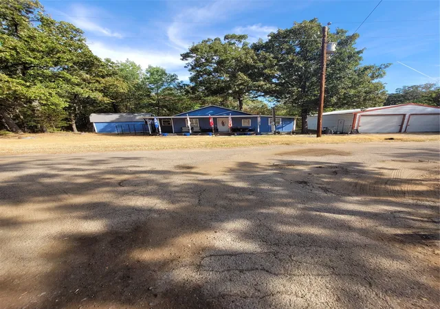 Photo 2 of Single family home for sale at 212 Private Rd 7721, Emory, TX 75440 | MLS# 21390131 | Listing updated on 2026-10-06