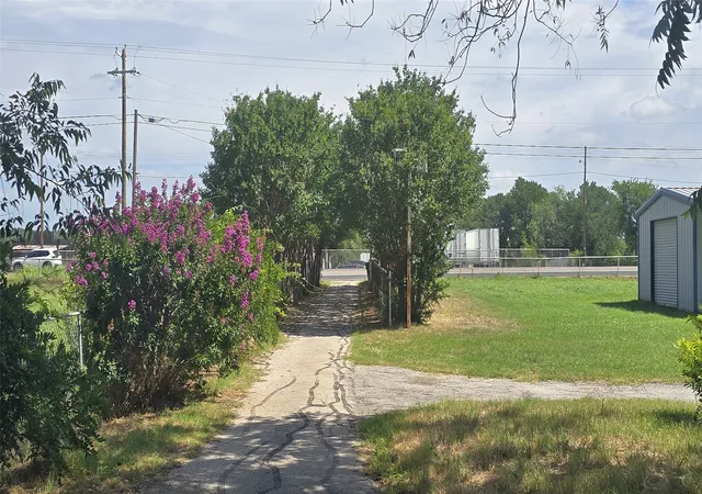 Photo 1 of Single family home for sale at 8295 Palo Pinto Hwy, Mineral Wells, TX 76067 | MLS# 21390134 | Listing updated on 2026-09-22