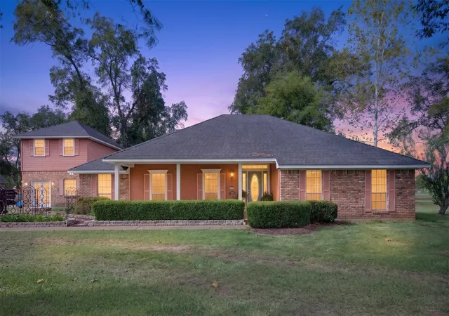 Photo 2 of Single family home for sale at 3333 Mahan Dr, Bossier City, LA 71112 | MLS# 21386370 | Listing updated on 2026-09-25