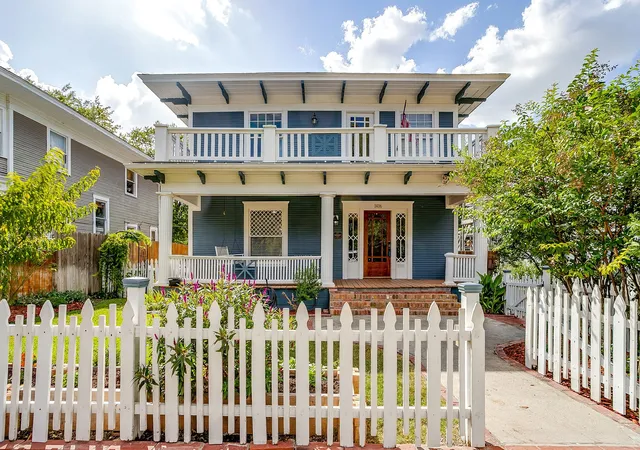 Photo 2 of Single family home for sale at 1406 6th Avenue, Fort Worth, TX 76104 | MLS# 21390120 | Listing updated on 2026-09-25