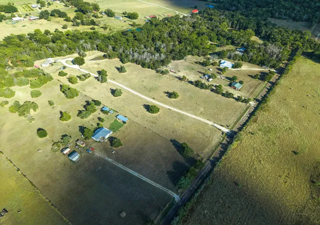 Photo 3 of Manufactured home for sale at 1033 Lcr 454, Mexia, TX 76667 | MLS# 21381047 | Listing updated on 2026-09-18